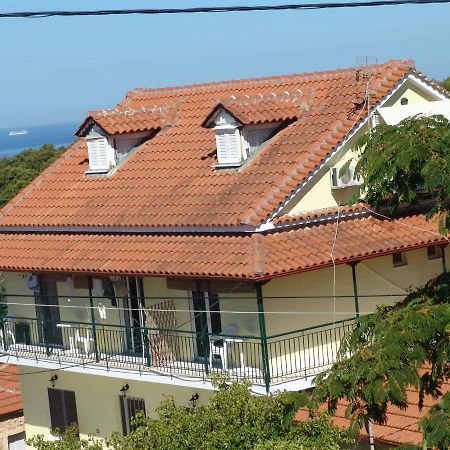Villa Nefeli Loutsa  Ngoại thất bức ảnh