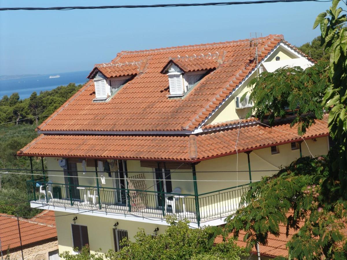 Villa Nefeli Loutsa  Ngoại thất bức ảnh