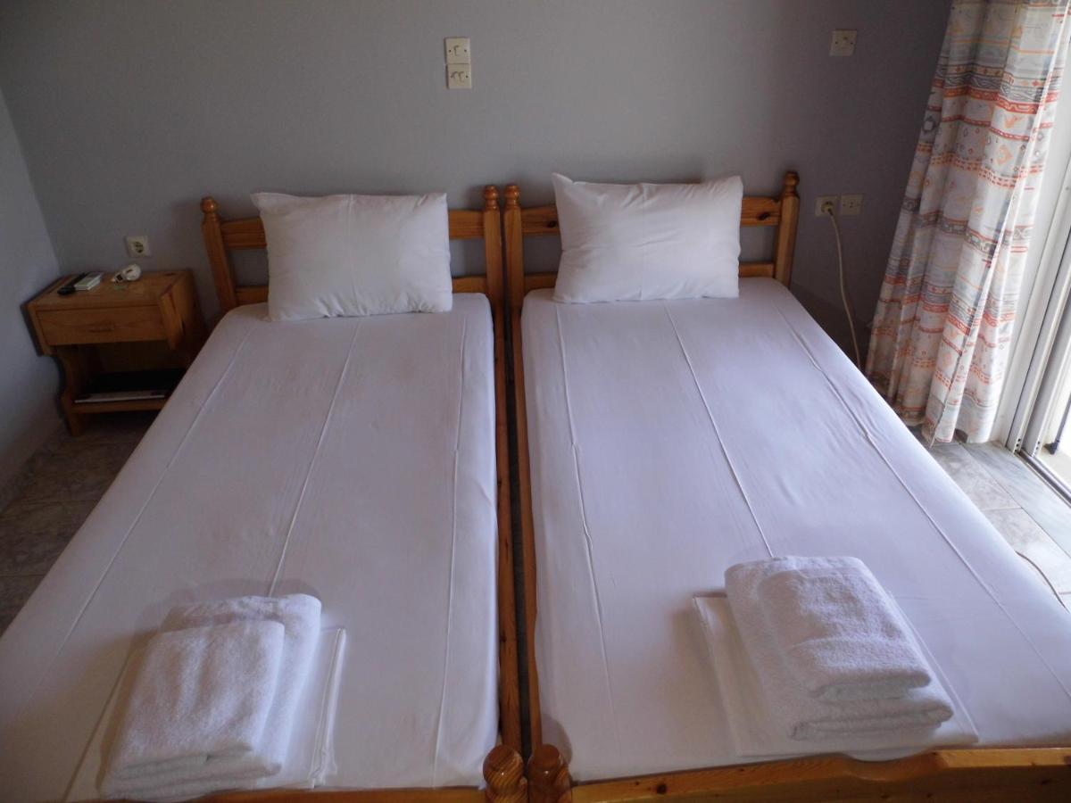 Villa Nefeli Loutsa  Ngoại thất bức ảnh
