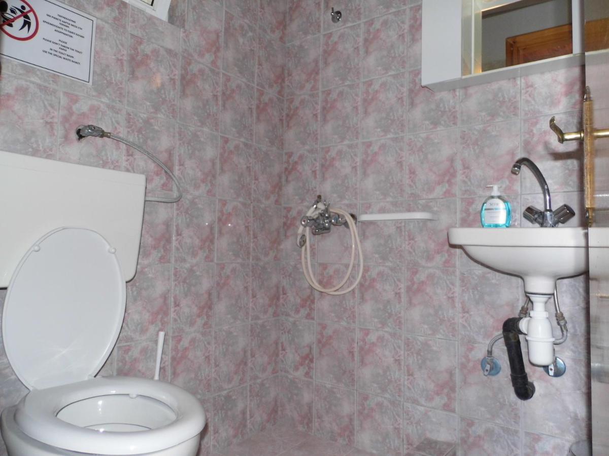 Villa Nefeli Loutsa  Ngoại thất bức ảnh
