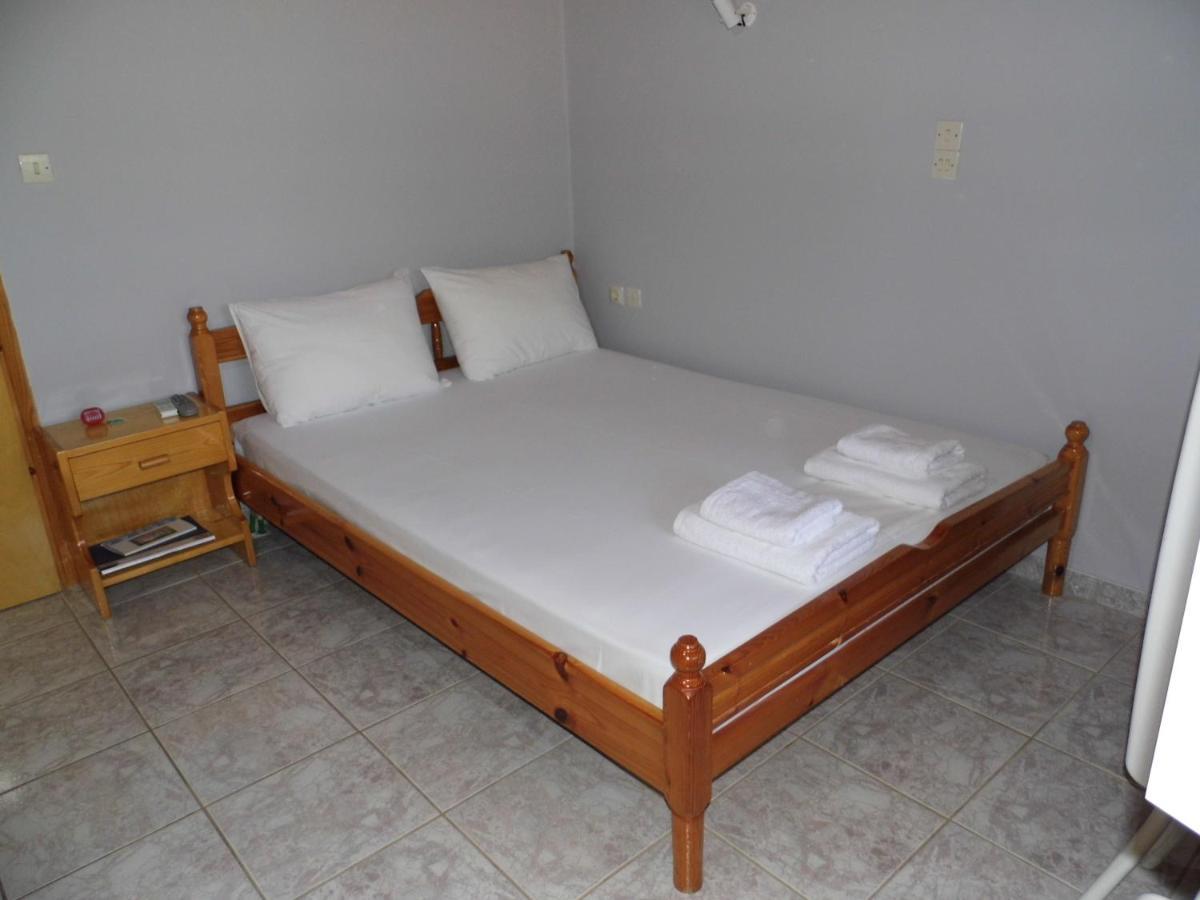 Villa Nefeli Loutsa  Ngoại thất bức ảnh
