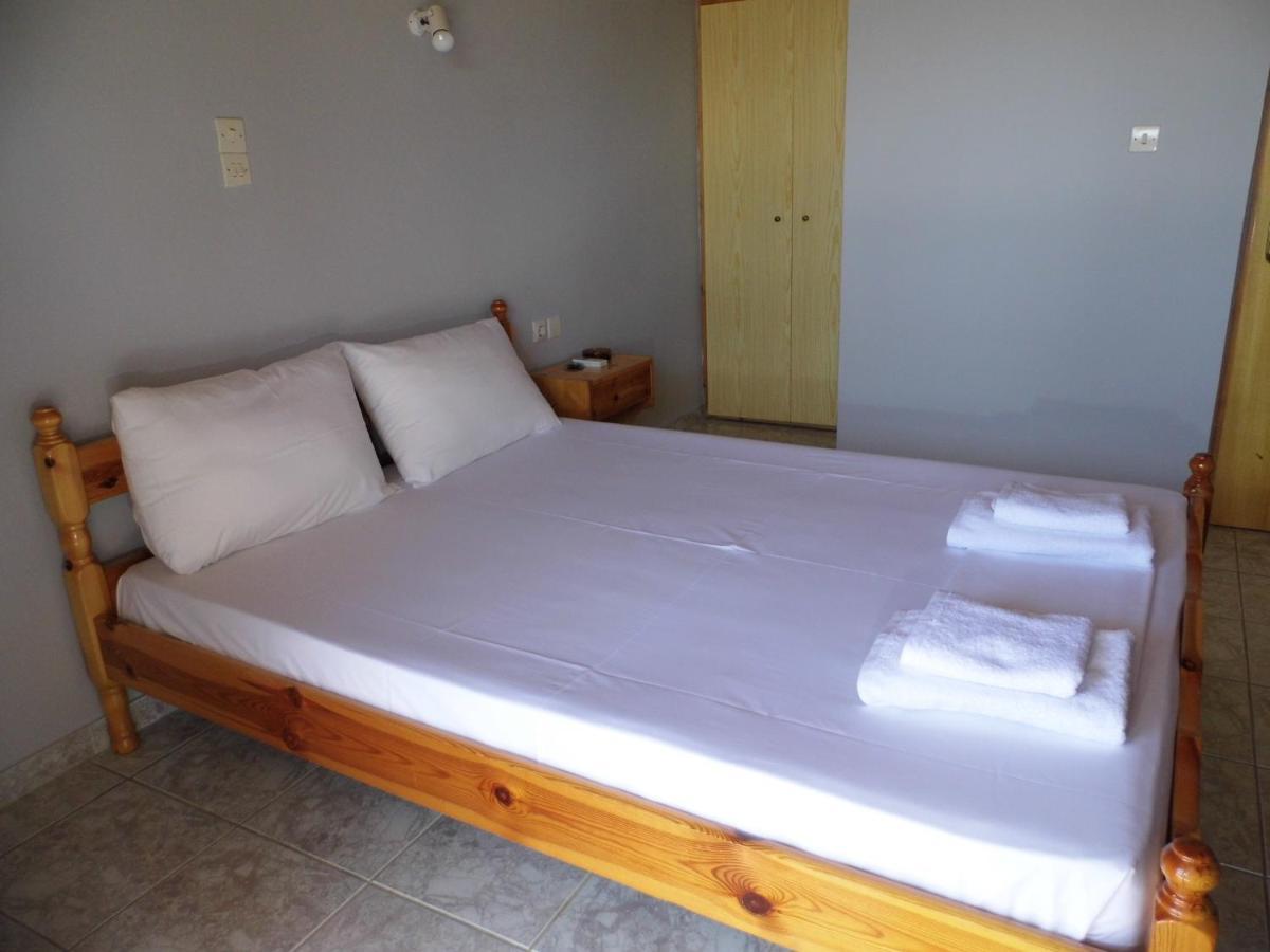 Villa Nefeli Loutsa  Ngoại thất bức ảnh