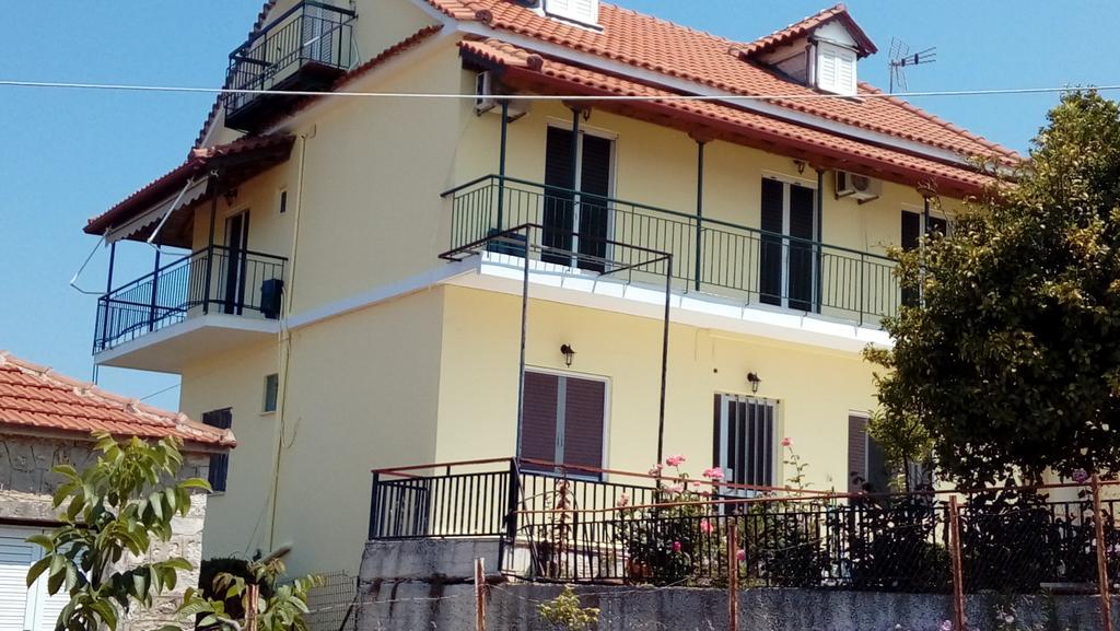 Villa Nefeli Loutsa  Ngoại thất bức ảnh